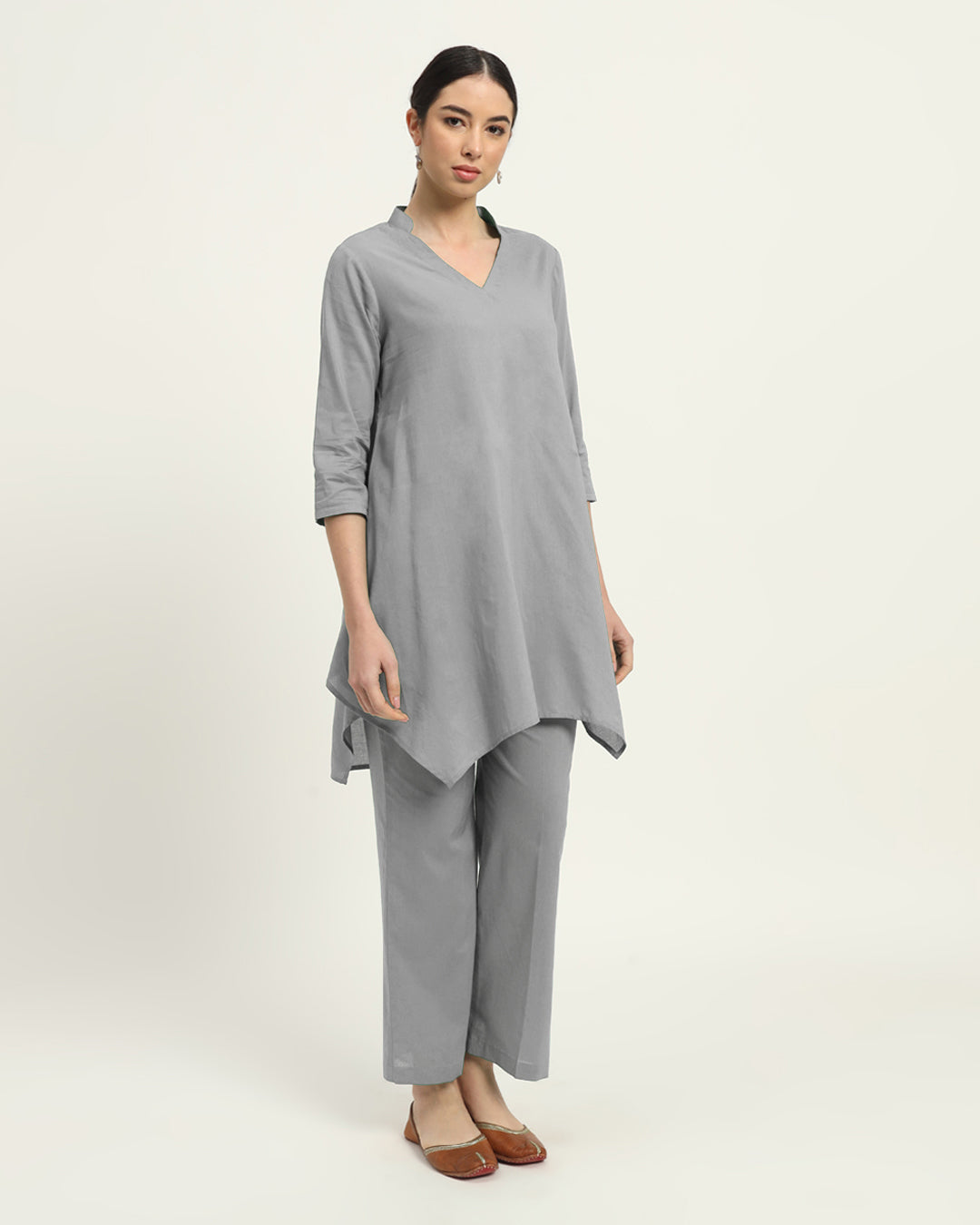 Combo: Iced Grey & Queens Gulabi Fresh Fusion Collar V Solid Kurta