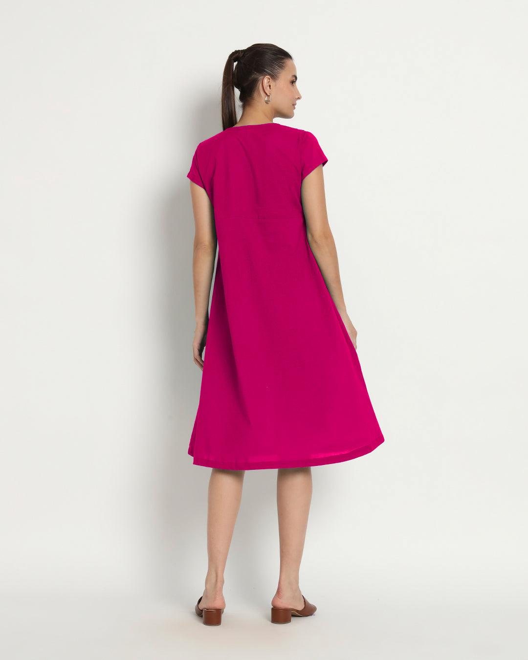 Queen's Gulabi Voguish Verve V Neck Dress
