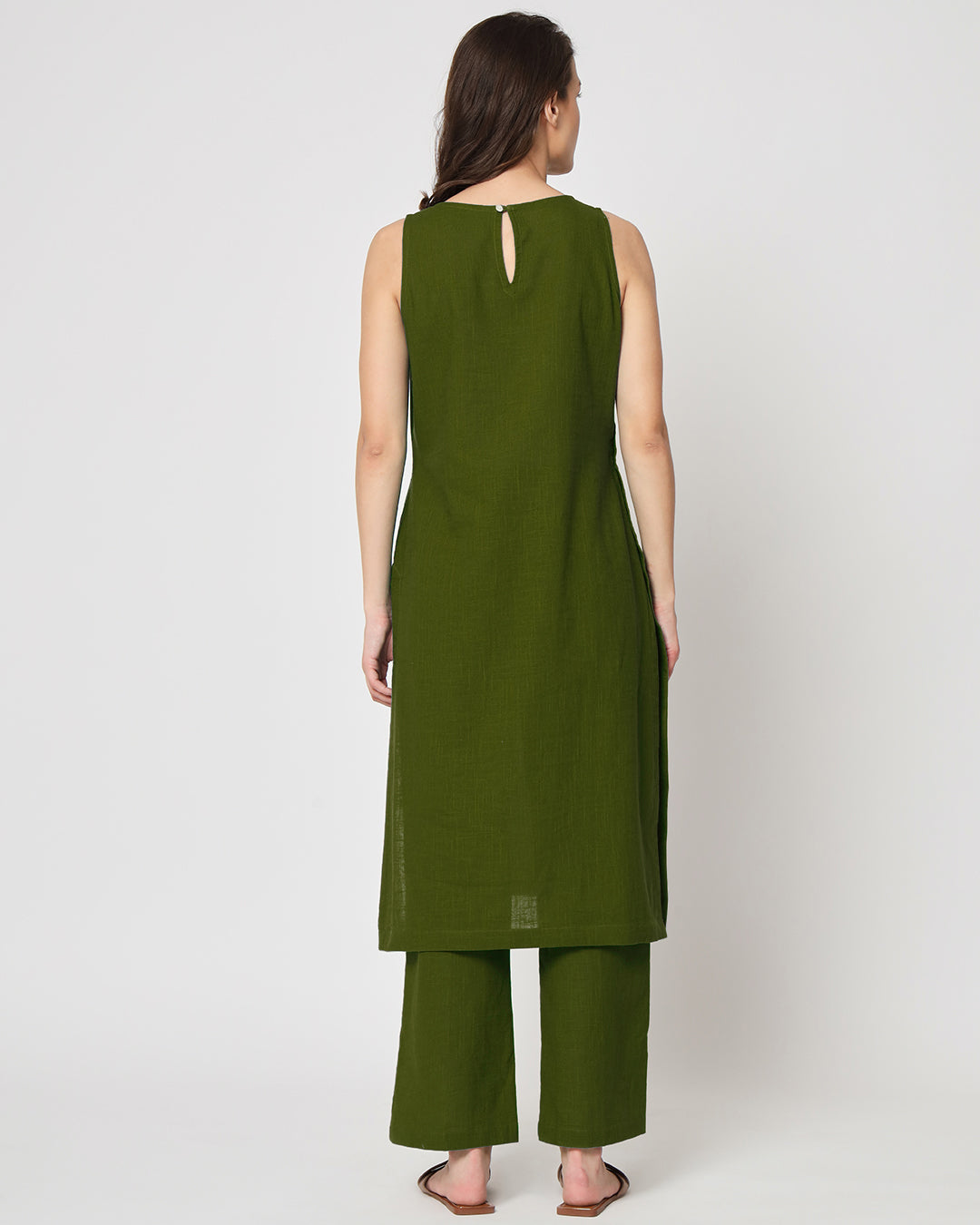 Greening Spring Sleeveless Long Solid Kurta (Without Bottoms)