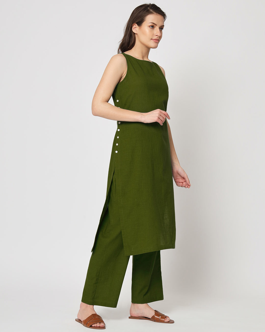 Greening Spring Sleeveless Long Solid Kurta (Without Bottoms)