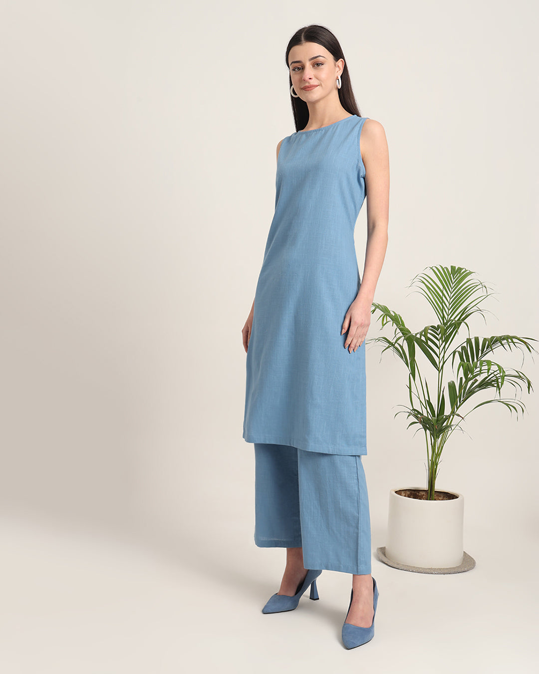 Blue Dawn Sleeveless Long Solid Kurta (Without Bottoms)