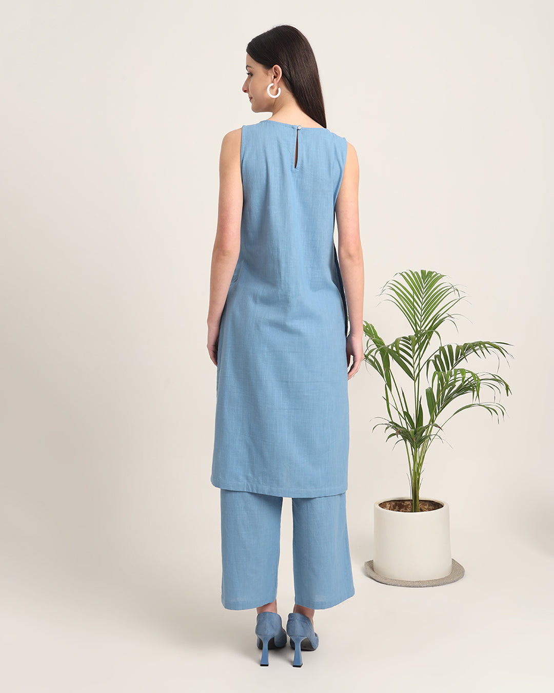 Blue Dawn Sleeveless Long Solid Kurta (Without Bottoms)