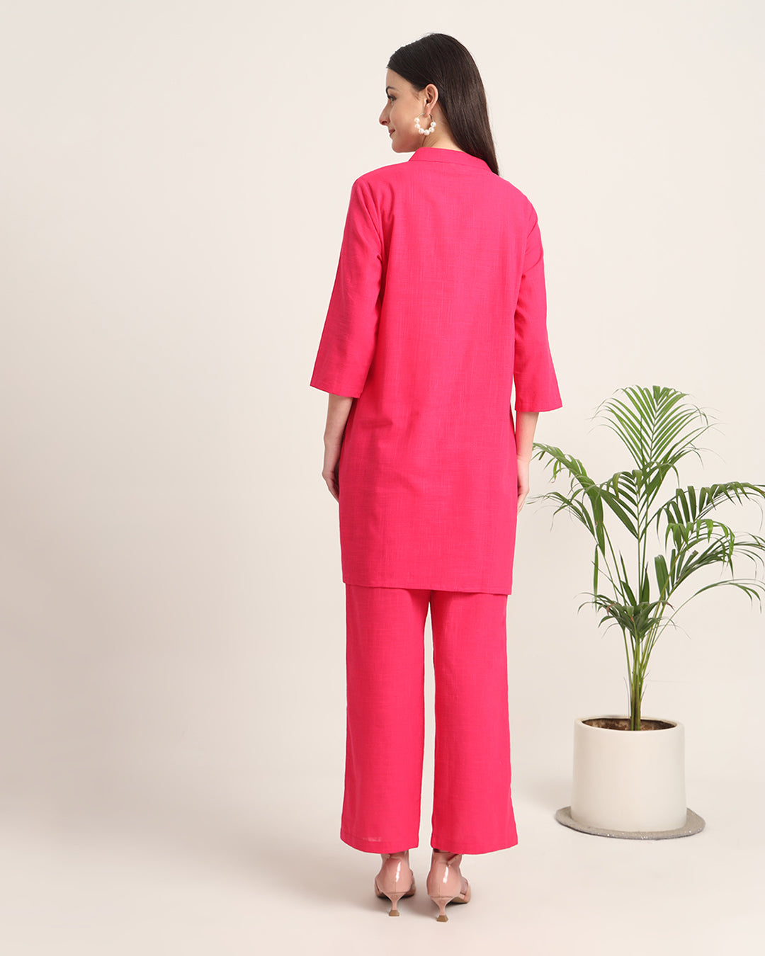 Queen's Gulabi Collar Neck Mid Length Solid Kurta (Without Bottoms)