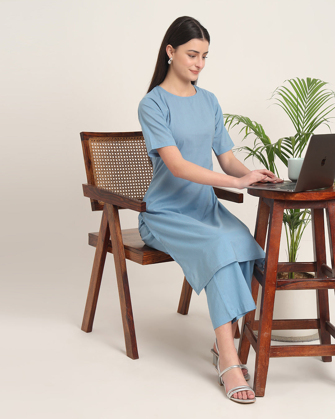 Blue Dawn Round Neck Long Solid Kurta (Without Bottoms)