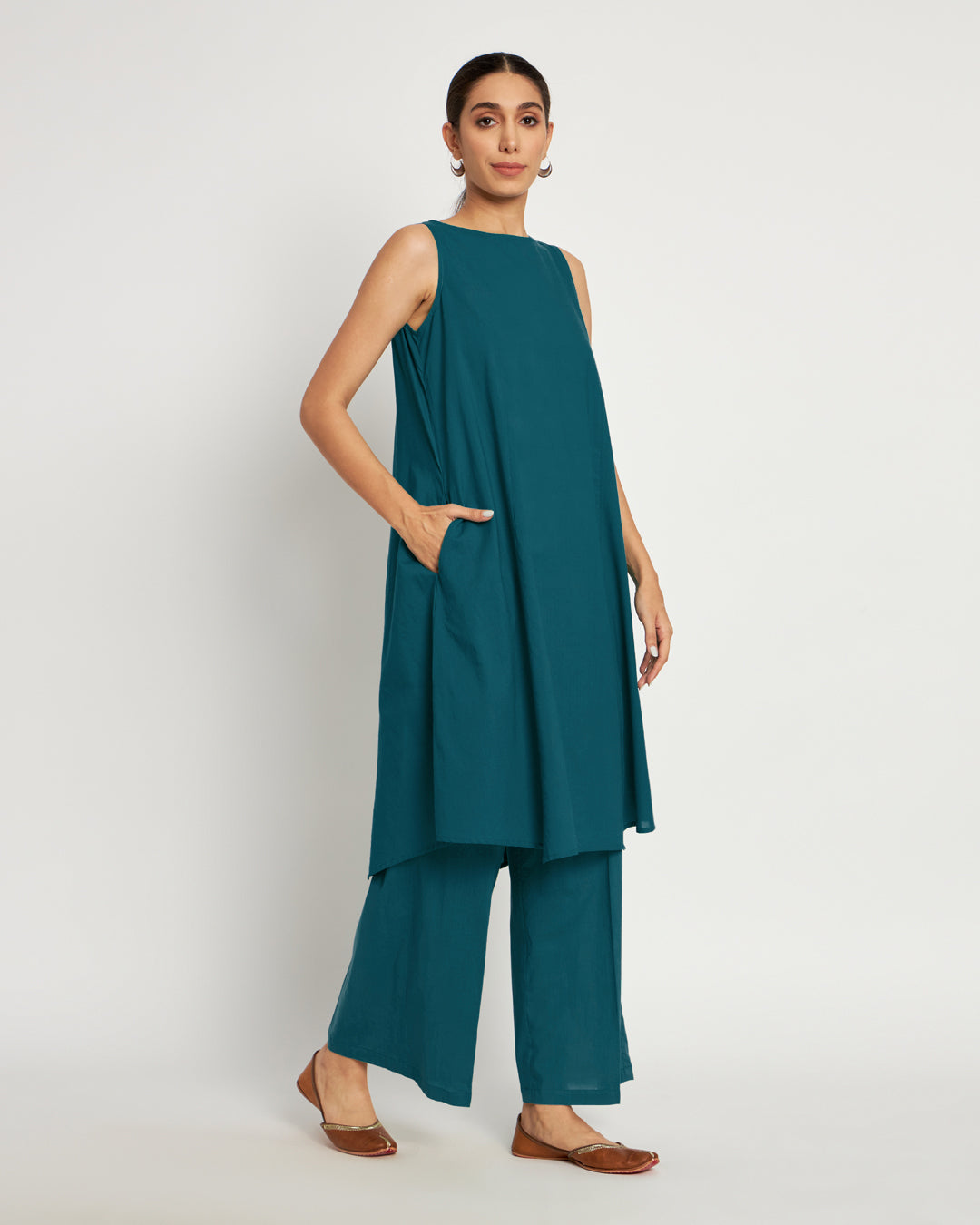Deep Teal Sleeveless A-Line Solid Kurta (Without Bottoms)