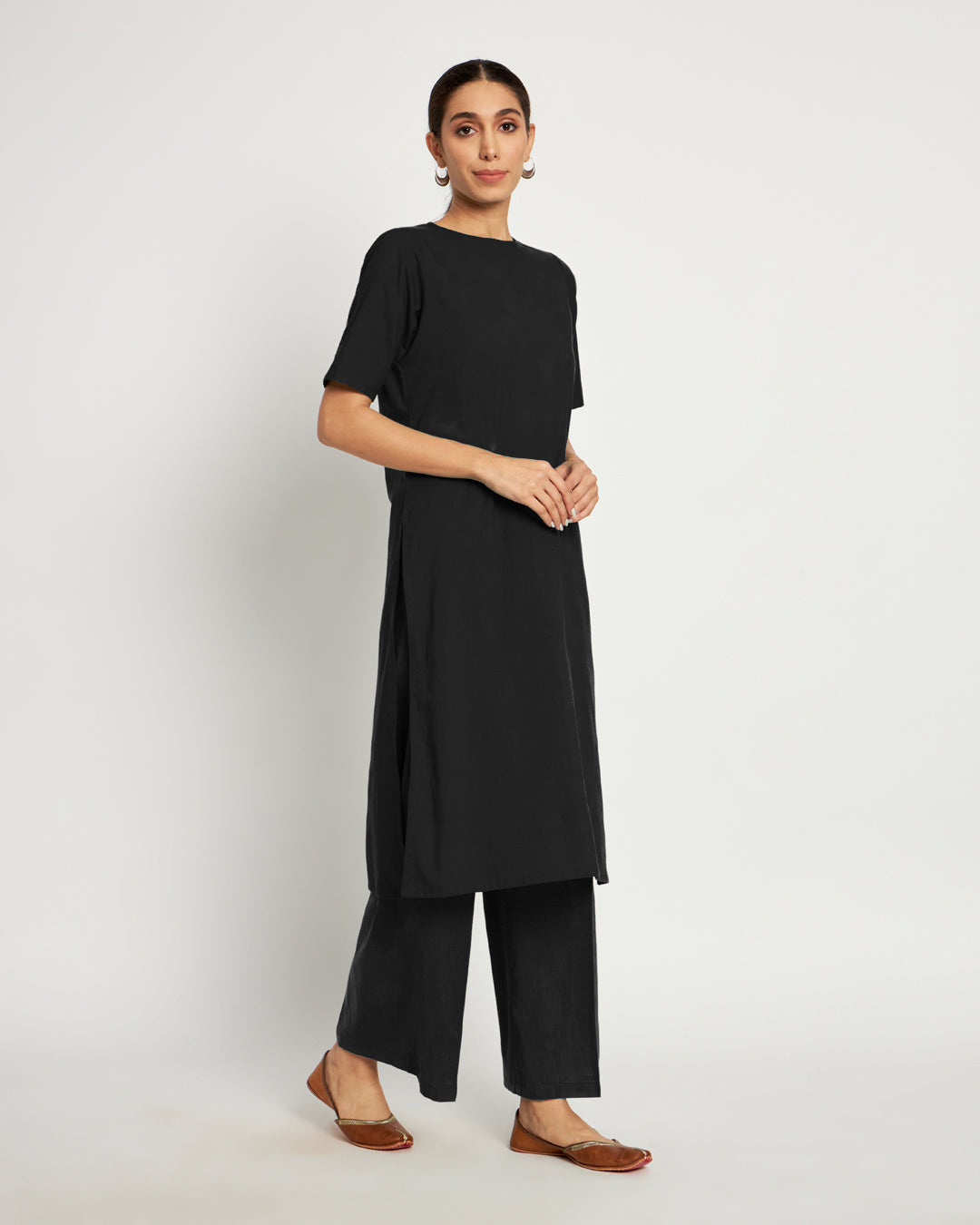 Classic Black Round Neck Long Solid Kurta (Without Bottoms)