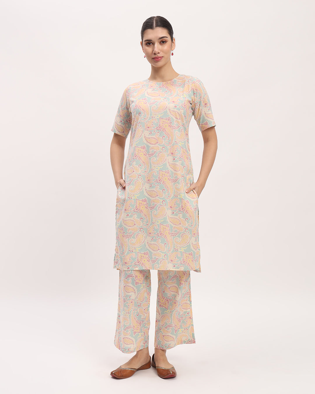 Tiffany Blue Paisely Round Neck Printed Kurta (Without Bottoms)