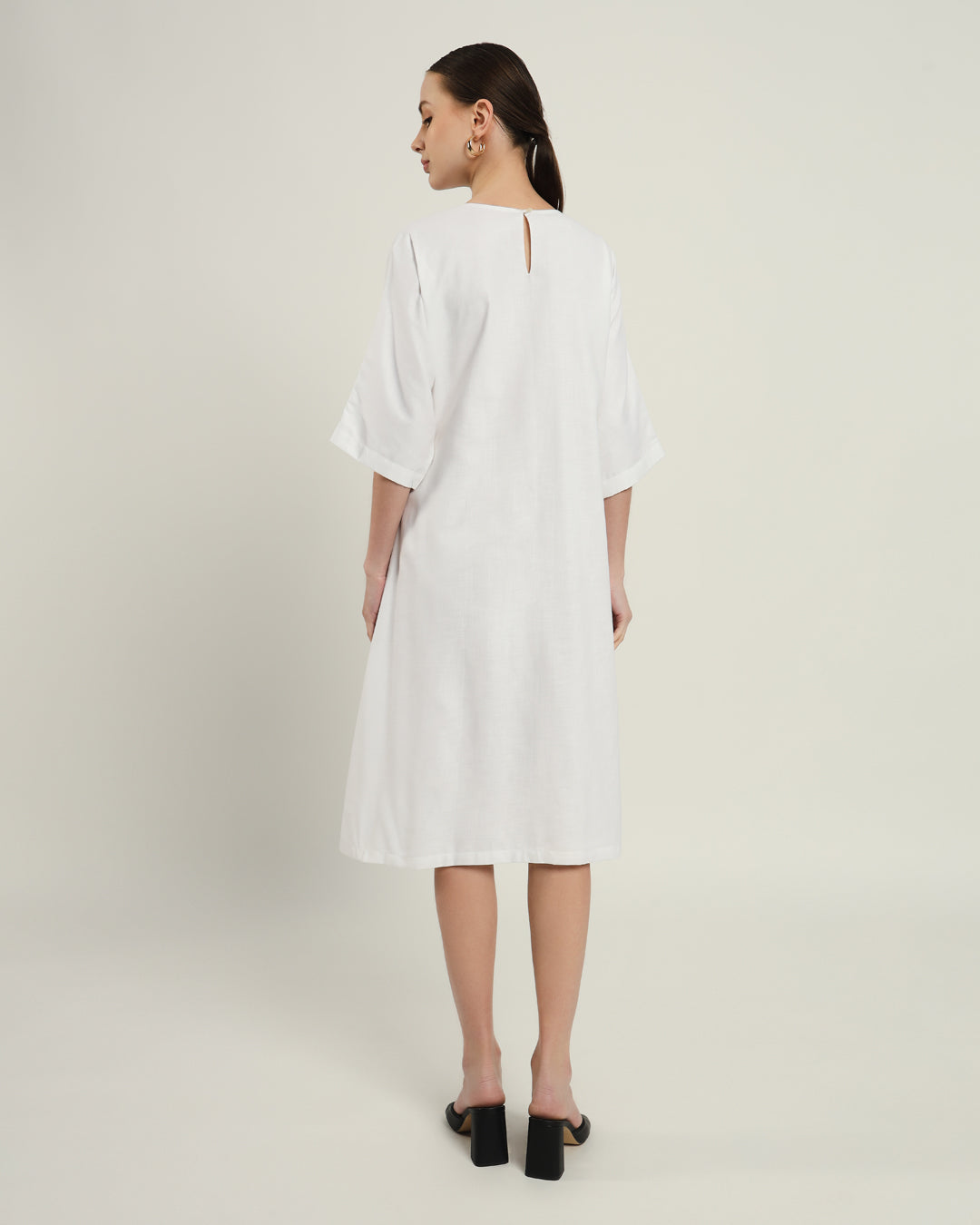 The Monrovia Daisy White Linen Dress