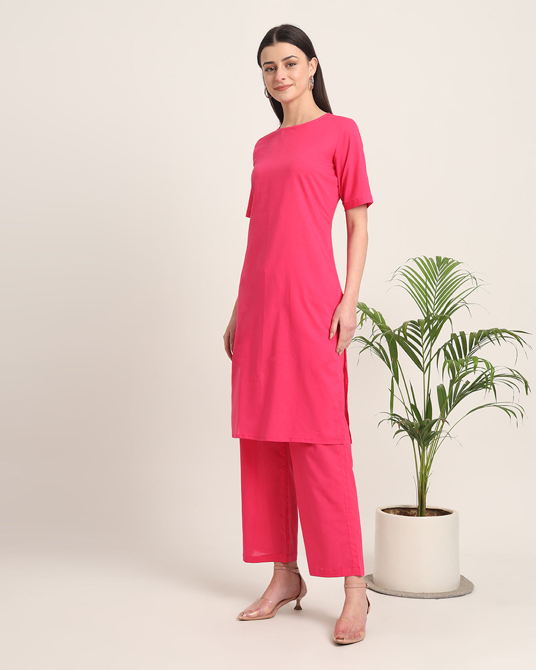 Queen's Gulabi Round Neck Long Solid Kurta (Without Bottoms)