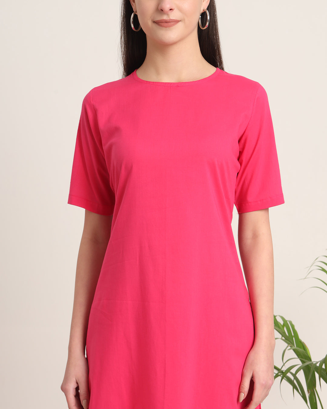 Queen's Gulabi Round Neck Long Solid Kurta (Without Bottoms)