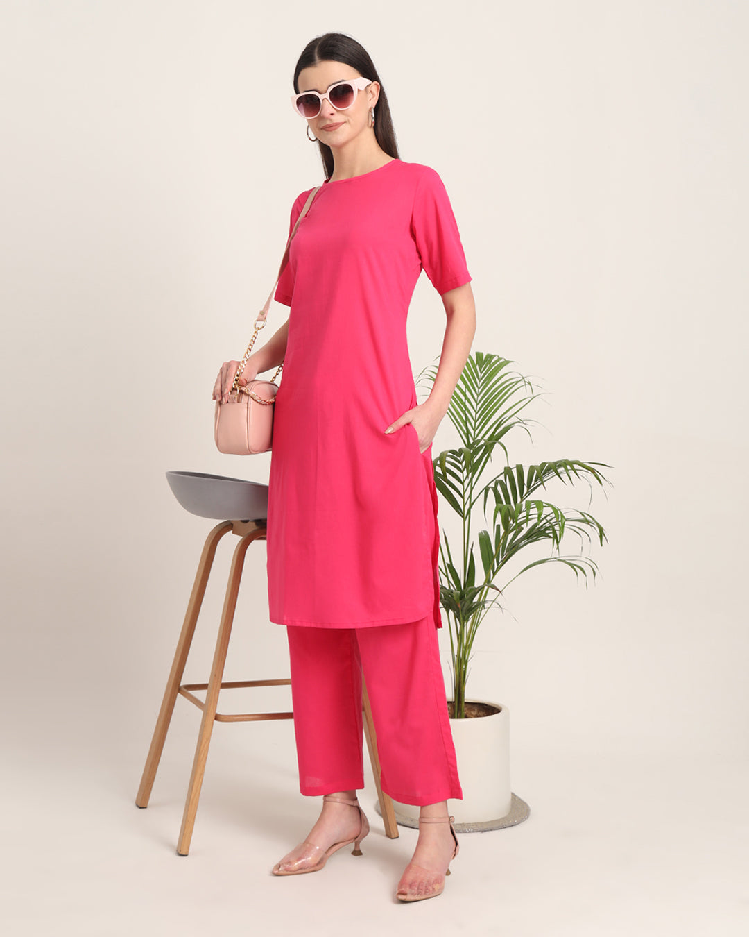 Queen's Gulabi Round Neck Long Solid Kurta (Without Bottoms)