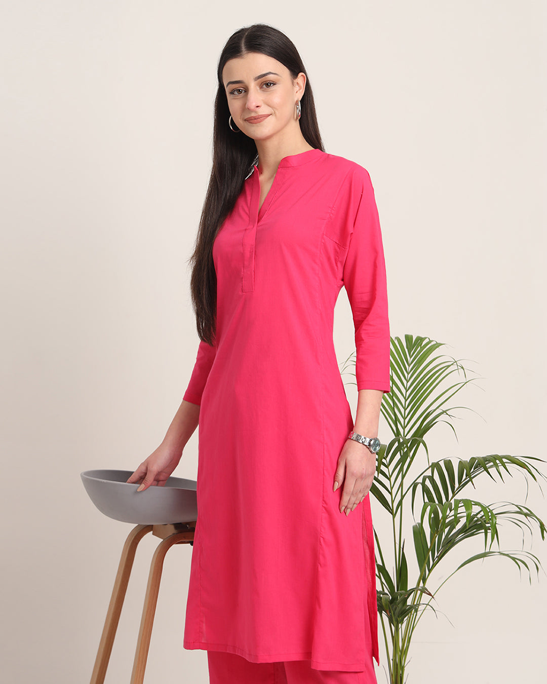 Queen's Gulabi Everyday Bliss Notch Neck Solid Kurta (Without Bottoms)