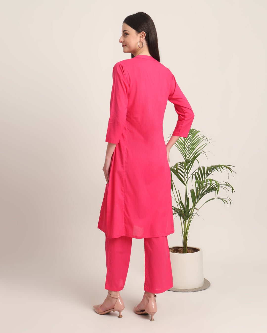 Queen's Gulabi Everyday Bliss Notch Neck Solid Kurta (Without Bottoms)