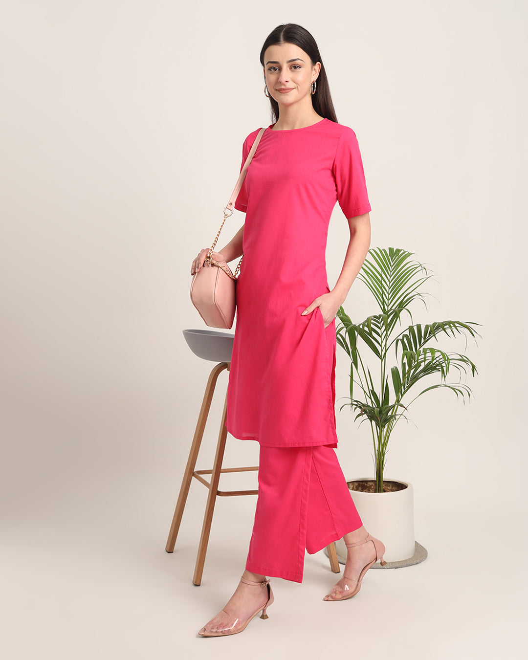 Queen's Gulabi Round Neck Long Solid Kurta (Without Bottoms)