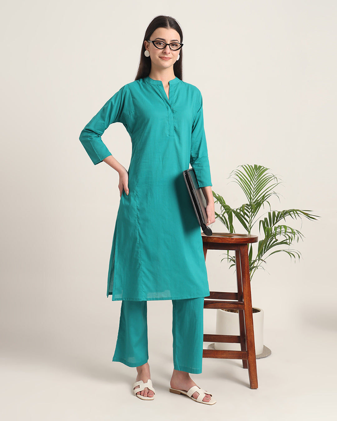 Green Gleam Everyday Bliss Notch Neck Solid Kurta (Without Bottoms)