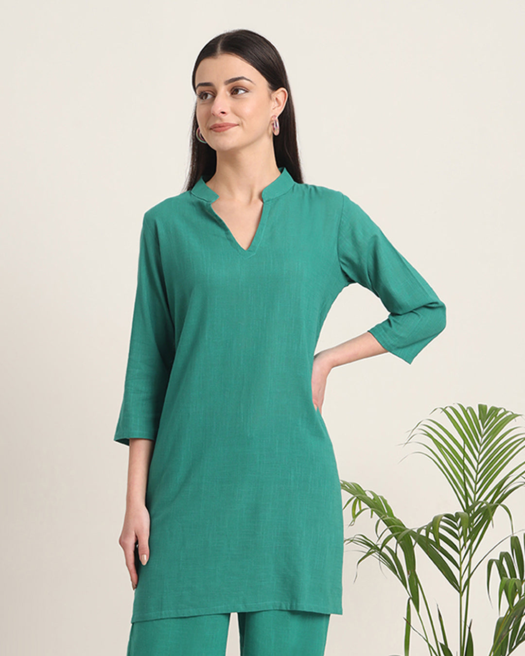 Green Gleam Collar Neck Mid Length Solid Kurta (Without Bottoms)