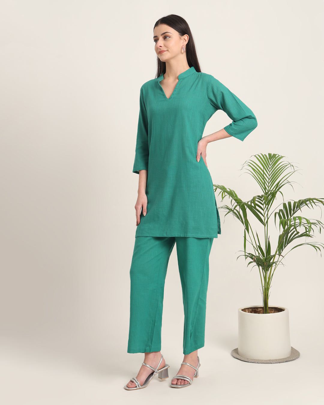 Green Gleam Collar Neck Mid Length Solid Kurta (Without Bottoms)