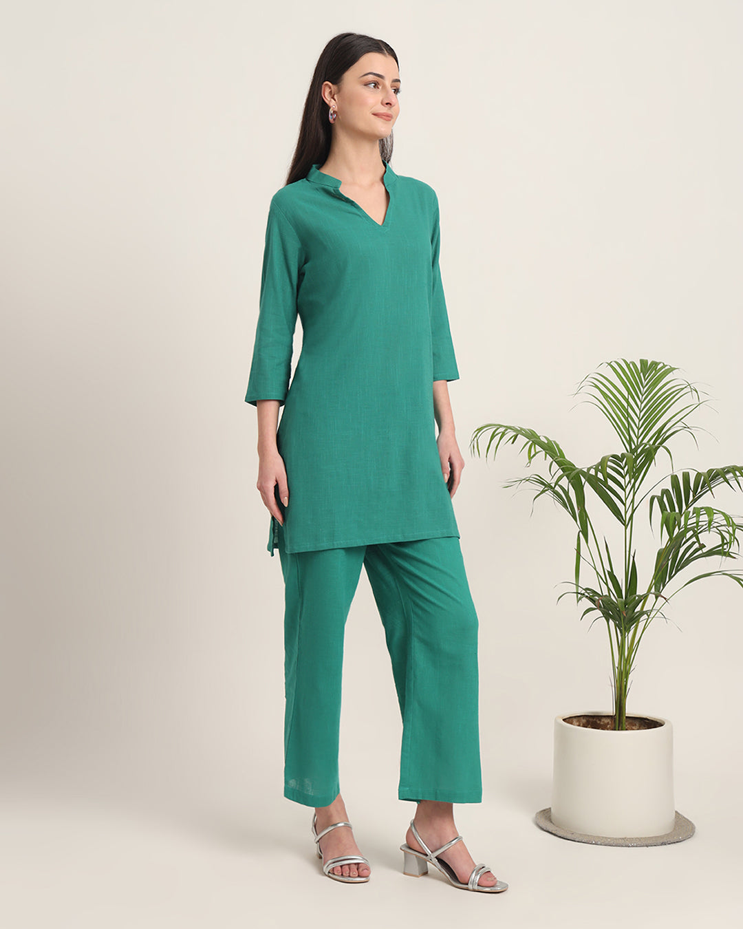 Green Gleam Collar Neck Mid Length Solid Kurta (Without Bottoms)