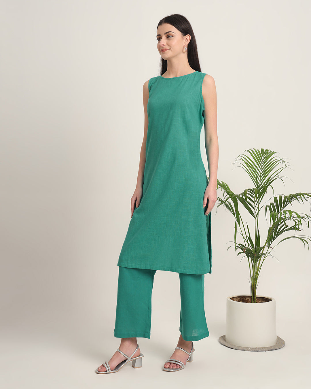 Green Gleam Sleeveless Long Length Solid Co-ord Set