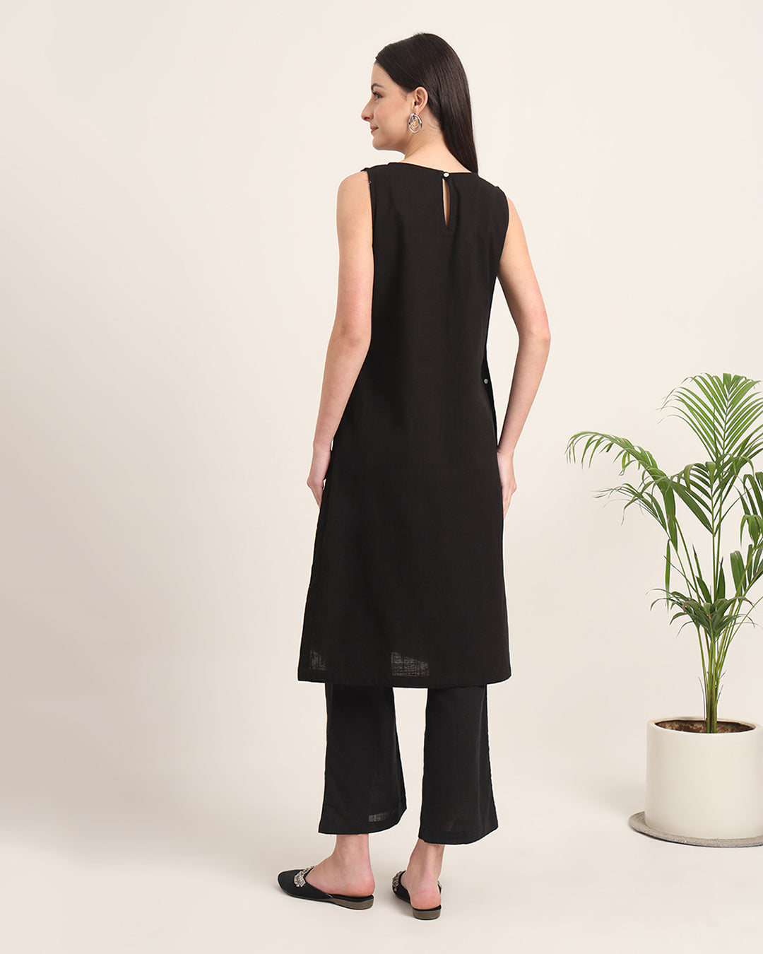 Black Sleeveless Long Length Solid Co-ord Set