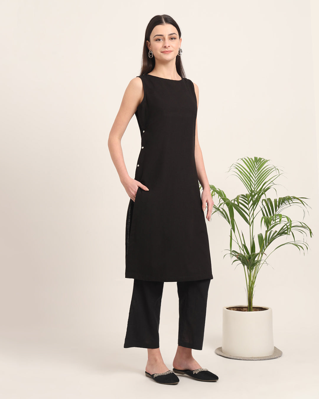 Black Sleeveless Long Length Solid Co-ord Set